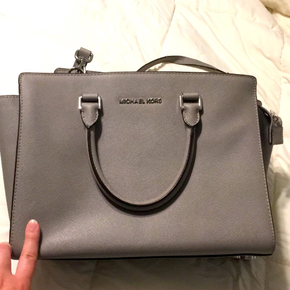 Excellent used condition Michael Kors purse